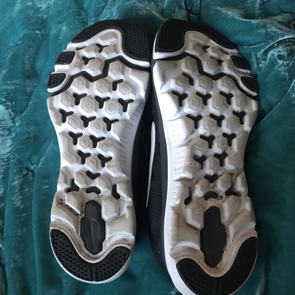 🖤NIKES🖤 - Picture 3 of 3